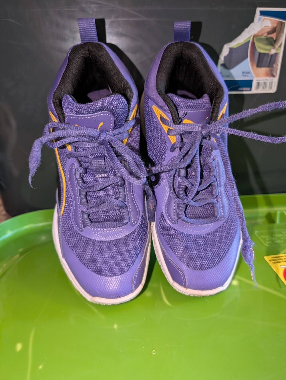 PUMA Playmaker Pro Youth Basketball Shoes Size 4
